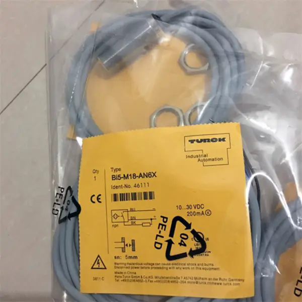 IFM Turck détecteur de proximité Bi10-P30-AP6X-H1141/S100 Bi10P30AP6XH1141S100