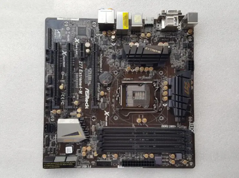 Carte mère ASROCK Z77 Extreme4-M Intel LGA 1155 DDR3 Z77 MATX