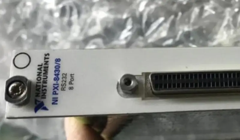 NI PXI-8430 2/4/8/16 RS232 Serial card for High-Speed Communication (carte série 2/4/8/16 RS232 pour communication à grande vitesse)