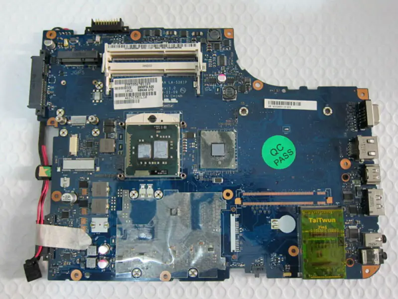 Carte mère Toshiba K000093550