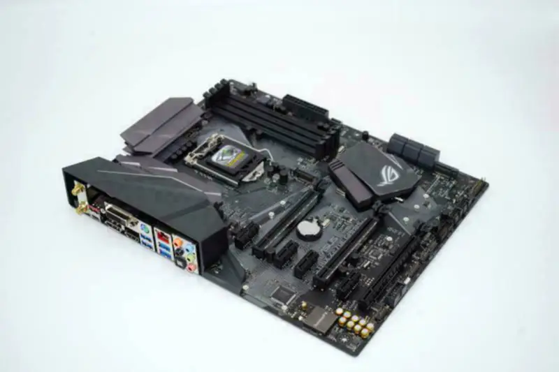 Carte mère Asus STRIXZ270EGAMING