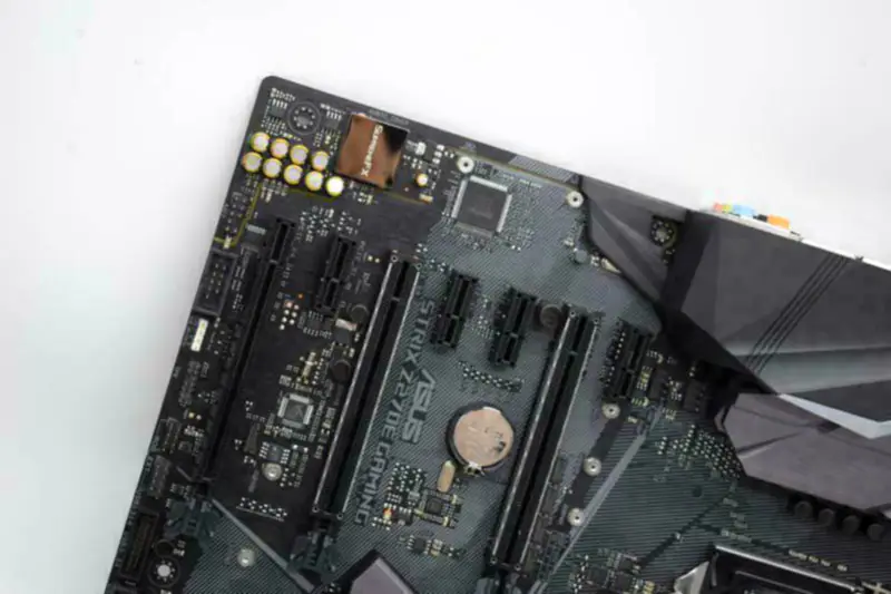 Carte mère Asus STRIXZ270EGAMING