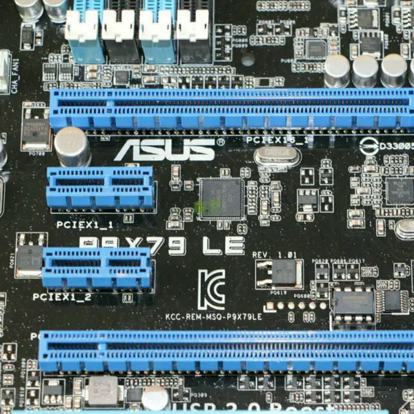 Carte mère Asus P9X79LE