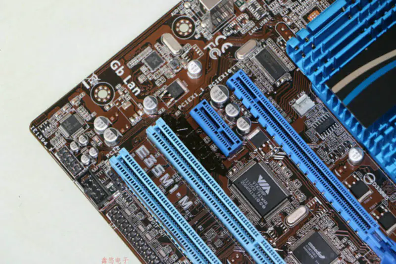 Carte mère Asus E35M1-M