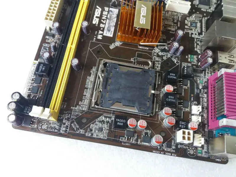 Carte mère Asus P5N73-AM