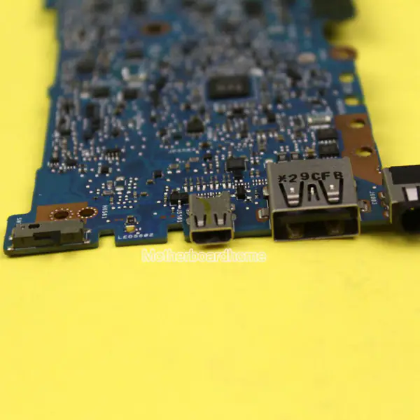 Carte mère Asus 90R-NTFMB1100Y ATX