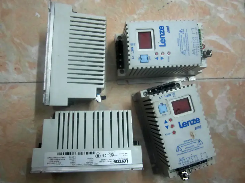 Convertisseur de fréquence Lenze ESMD371X2SFA