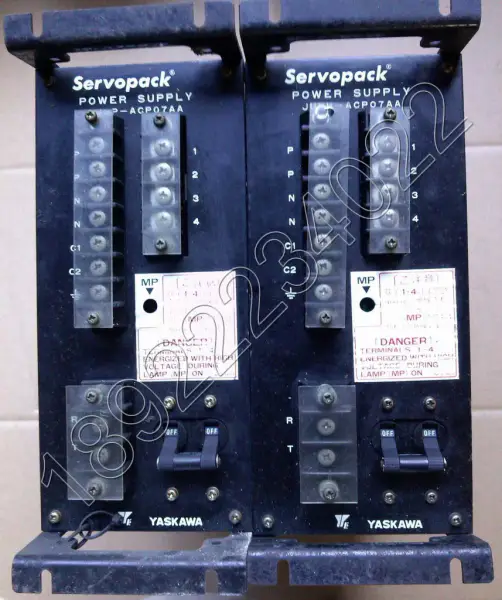 Pilote YASKAWA JUSP-ACP07AA
