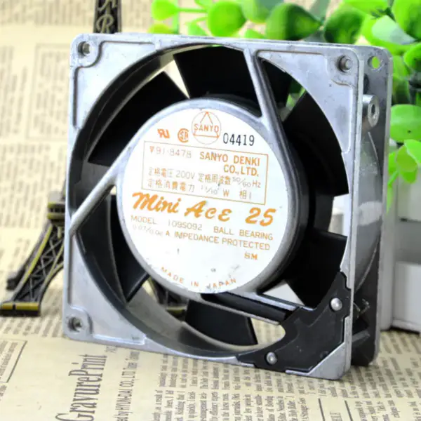 Sanyo 109S092 200V 11/10W 0.07/0.06A 90*90*25MM ventilateur