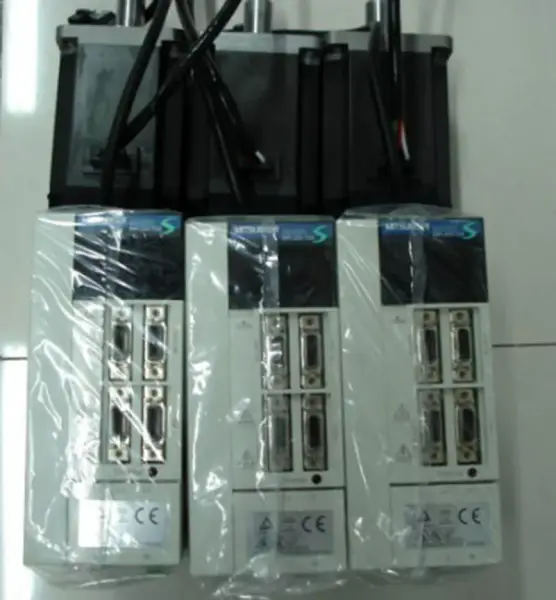Mitsubishi MR-J2S-70A HC-KFS73 20 bouchons