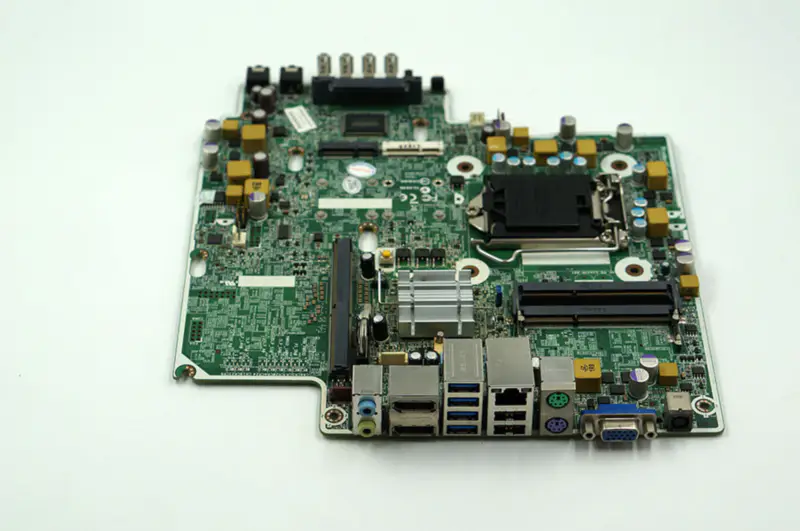 HP 8300 Elite 656939-001 711787-001/501/601 656937-002 Carte mère