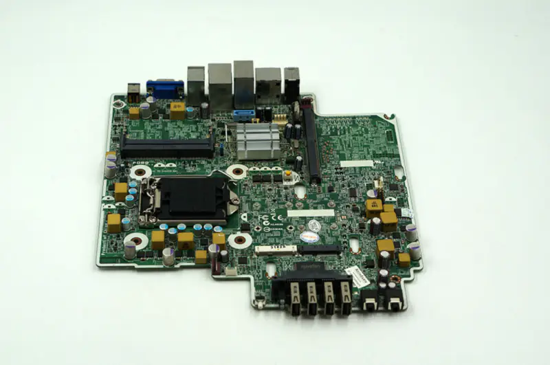 HP 8300 Elite 656939-001 711787-001/501/601 656937-002 Carte mère