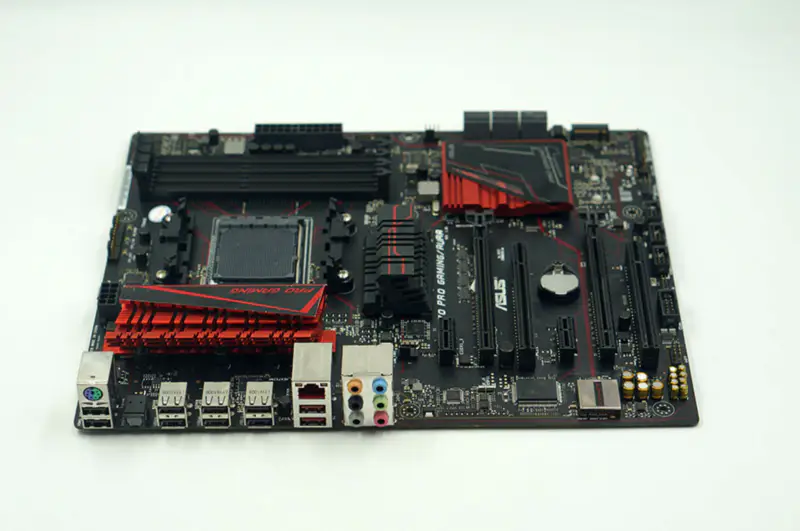Ordinateur de bureau ASUS 970 PRO GAMING/AURA motherborad
