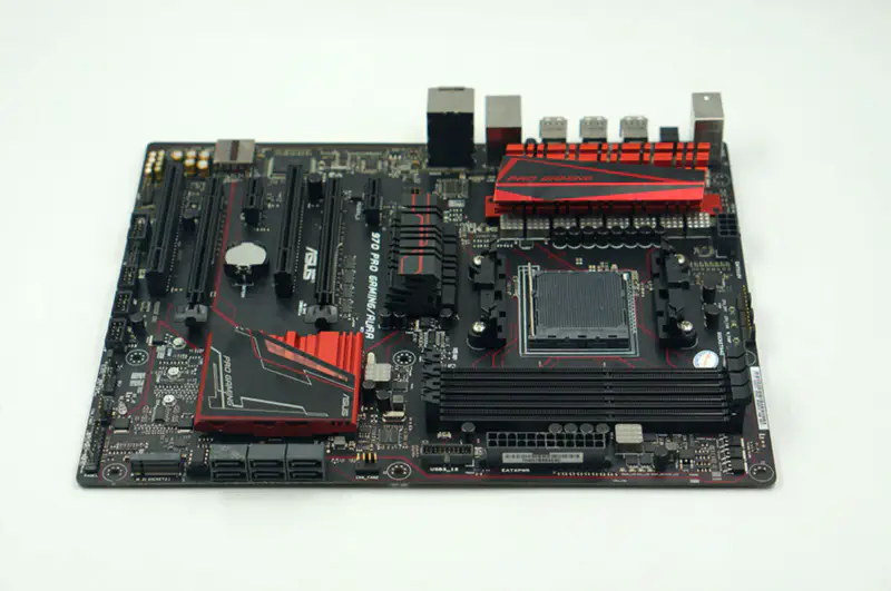 Ordinateur de bureau ASUS 970 PRO GAMING/AURA motherborad