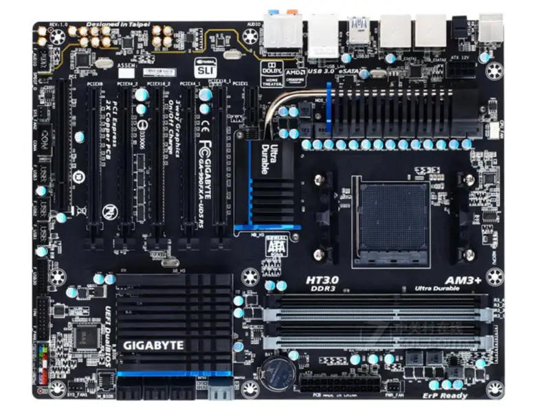 Carte mère Gigabyte GA-990FXA-UD5 R5