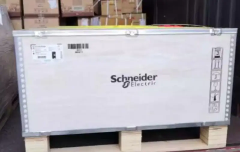 Onduleur Schneider ATV71HC28N4