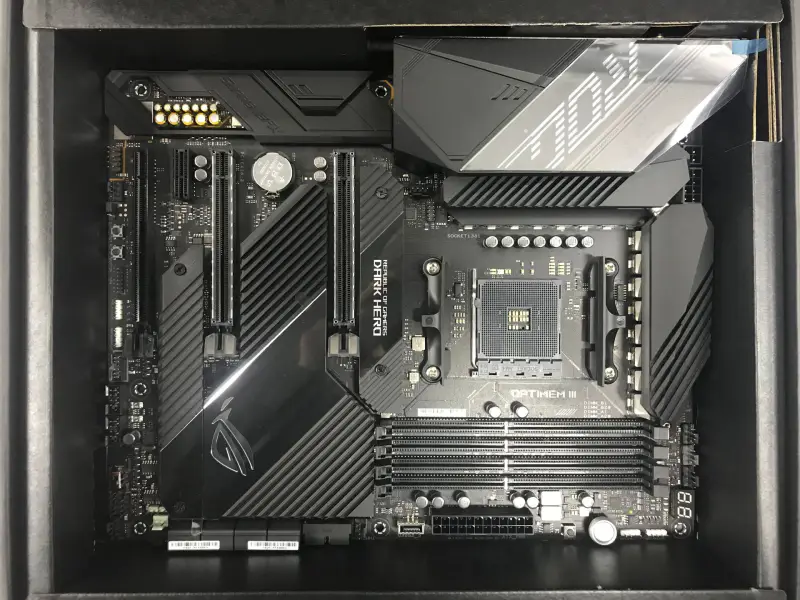 Carte mère Asus Crosshair VIII Dark Hero C8DH