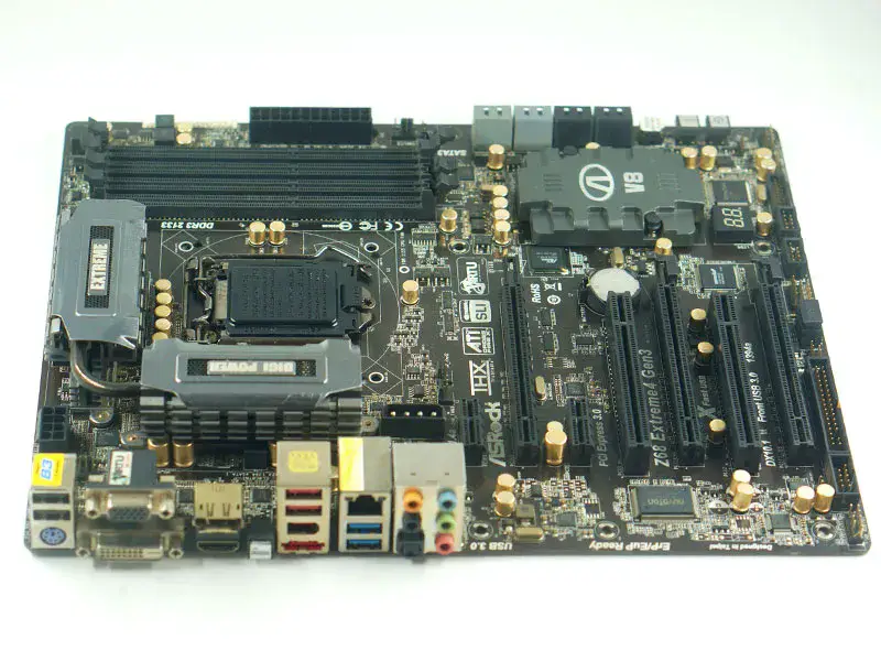 Carte mère Asrock Z68 Extreme4 Gen3 LGA 1155 DDR3