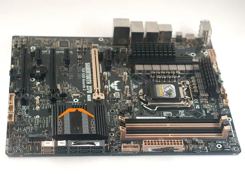 Carte mère Asus SABERTOOTH Z170 MARK 1