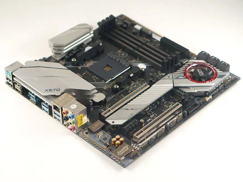 Carte mère CVN X570M GAMING PRO V14 colorée