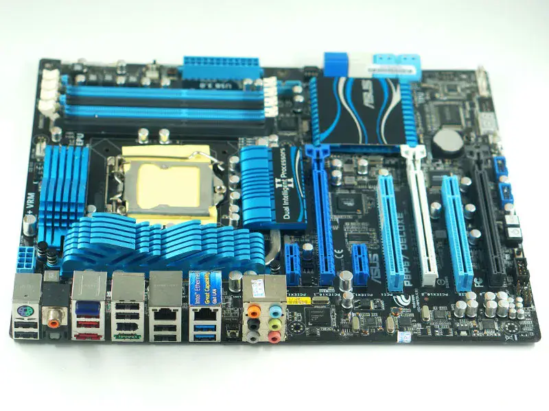 Carte mère Asus P8P67 DELUXE LGA1155 P67