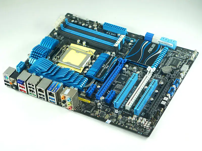Carte mère Asus P8P67 DELUXE LGA1155 P67