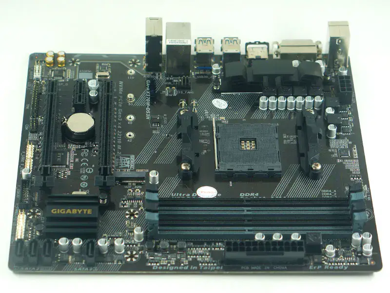 Carte mère GIGABYTE GA-AX370M-DS3H
