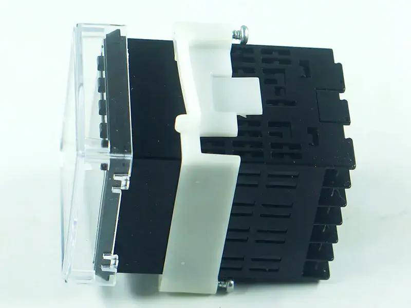 Omron E5CC-TQX3ASM-002 régulateur de température