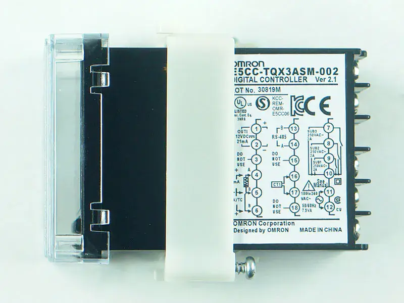 Omron E5CC-TQX3ASM-002 régulateur de température