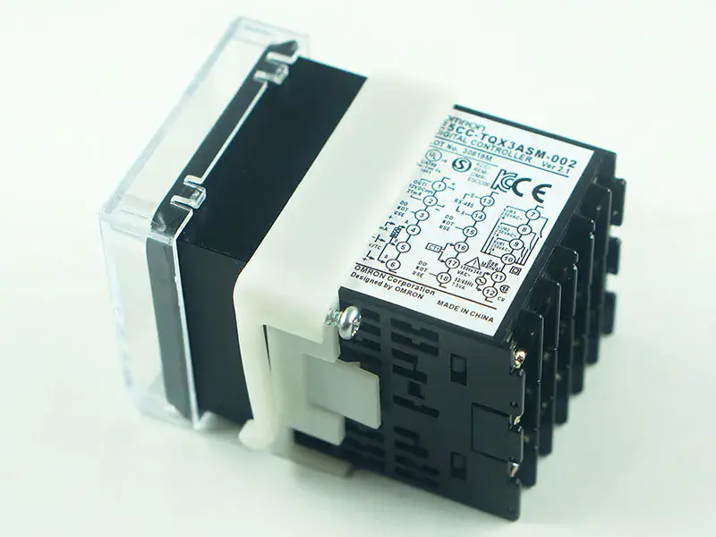 Omron E5CC-TQX3ASM-002 régulateur de température