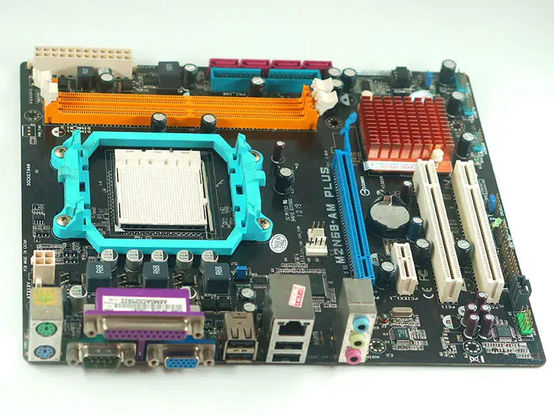 Carte mère Asus M2N68-AM PLUS AM2/AM2+ uATX