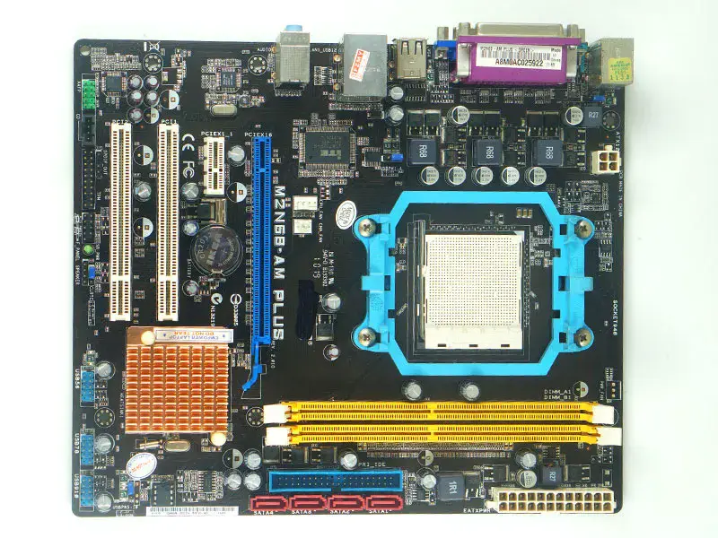 Carte mère Asus M2N68-AM PLUS AM2/AM2+ uATX