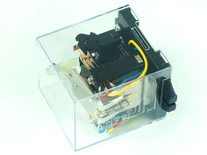 Relais Omron G4Q-212S DC24V