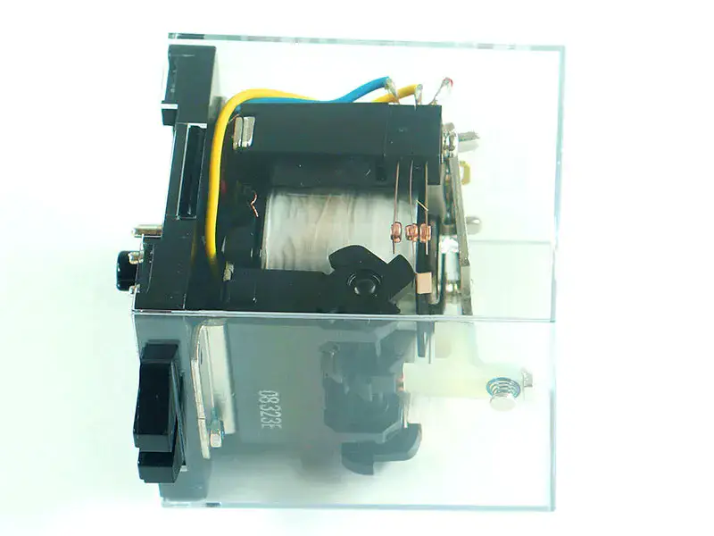 Relais Omron G4Q-212S DC24V