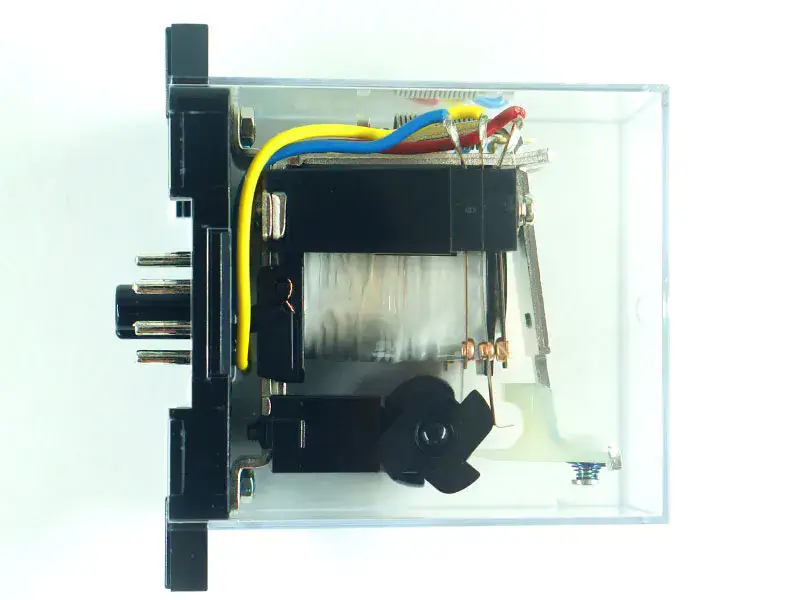 Relais Omron G4Q-212S DC24V