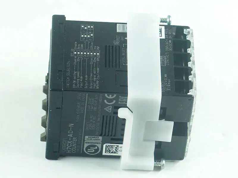 Compteur Omron H7CX-AD-N