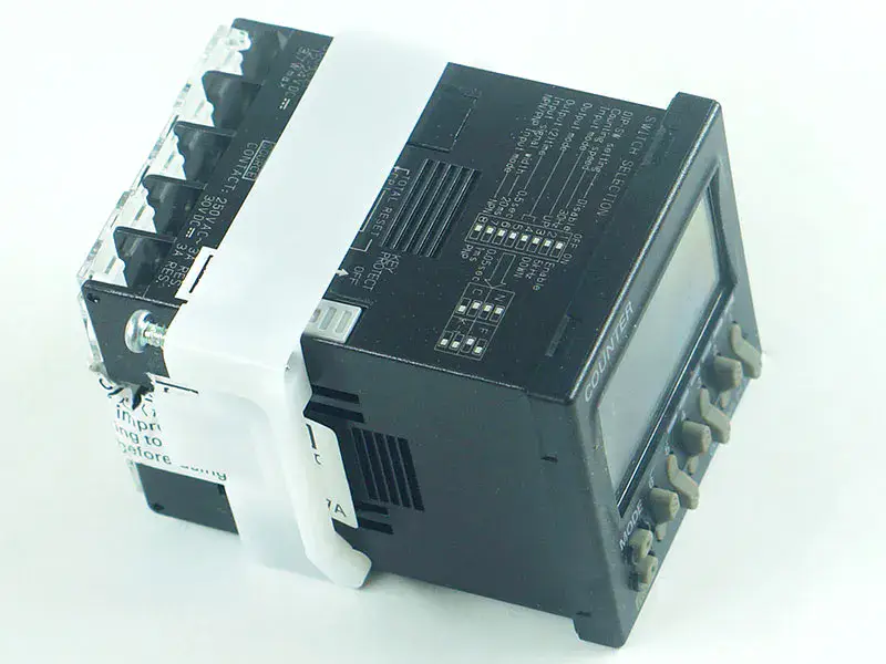 Compteur Omron H7CX-AD-N