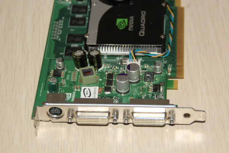 Carte graphique Quadro FX1700 512M PCI-E DVI*2