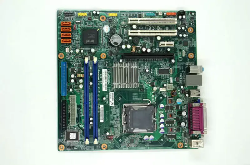 Carte mère Lenovo G31T-LM V1.0 T4900V M6900 45C2882 53Y3282