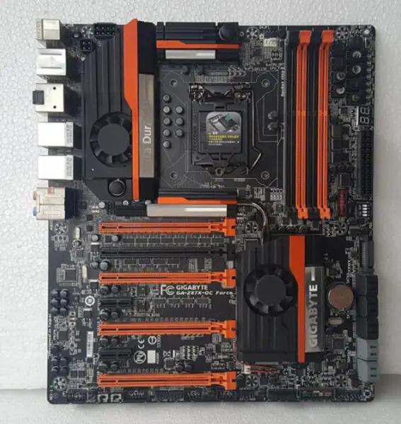 Carte mère GA-Z87X-OC Force