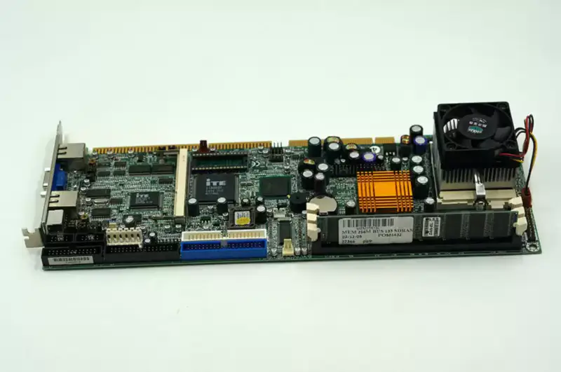 Carte mère industrielle Ibase IB745 avec CPU RAM et FAN