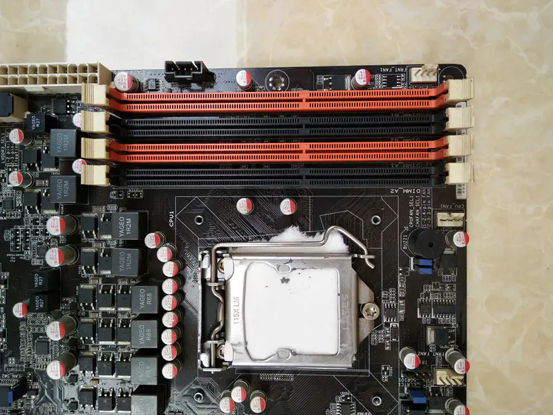 Carte mère ASUS P7F-M LGA1156 DDR3 16GB