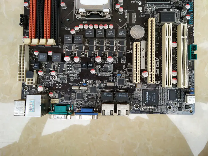 Carte mère ASUS P7F-M LGA1156 DDR3 16GB