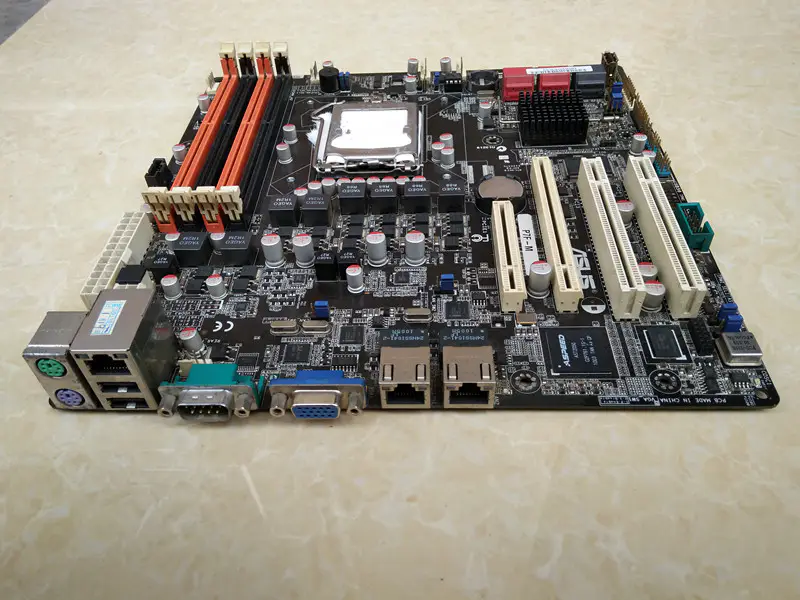 Carte mère ASUS P7F-M LGA1156 DDR3 16GB