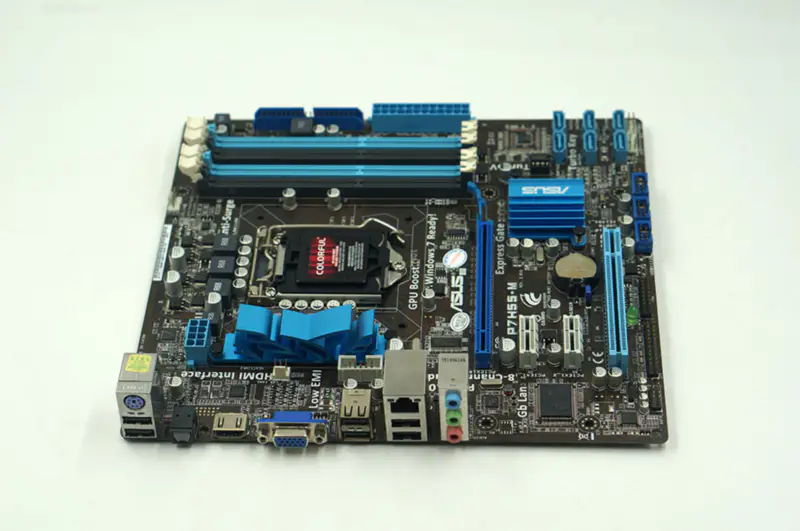 Carte mère Asus P7H55-M LGA 1156 H55