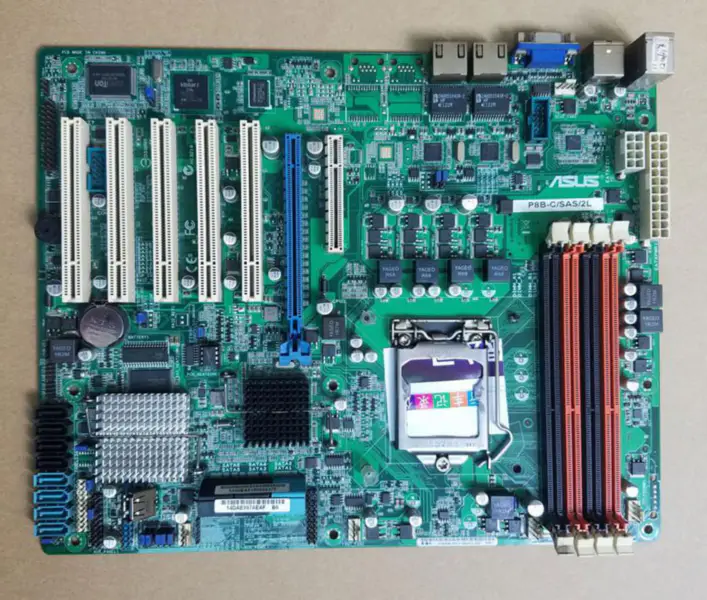 Asus P8B-C/SAS/2L Carte mère serveur XEON E3 SAS2008