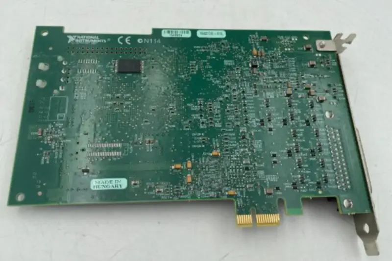 Carte NI PCIe-8255R DAQ avec interface 1394B