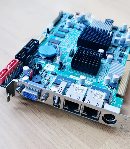 Carte mère IEI PICOE-945GSE-N270-512MB-R10