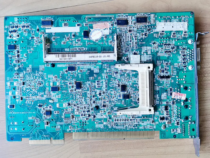 Carte mère IEI PICOE-945GSE-N270-512MB-R10