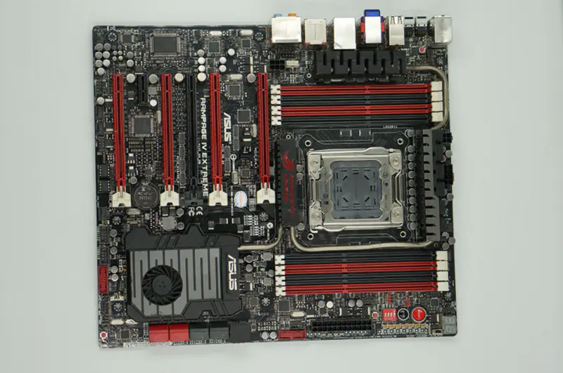 Carte mère ASUS RAMPAGE IV EXTREME